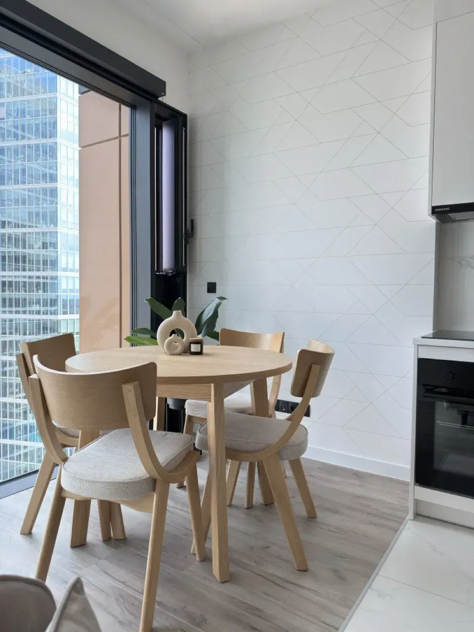 Apartments in the Towarowa Towers complex. 3